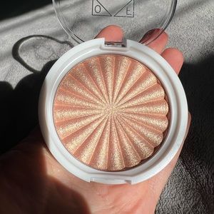 OFRA X Talia Mar Highlighter Soho New